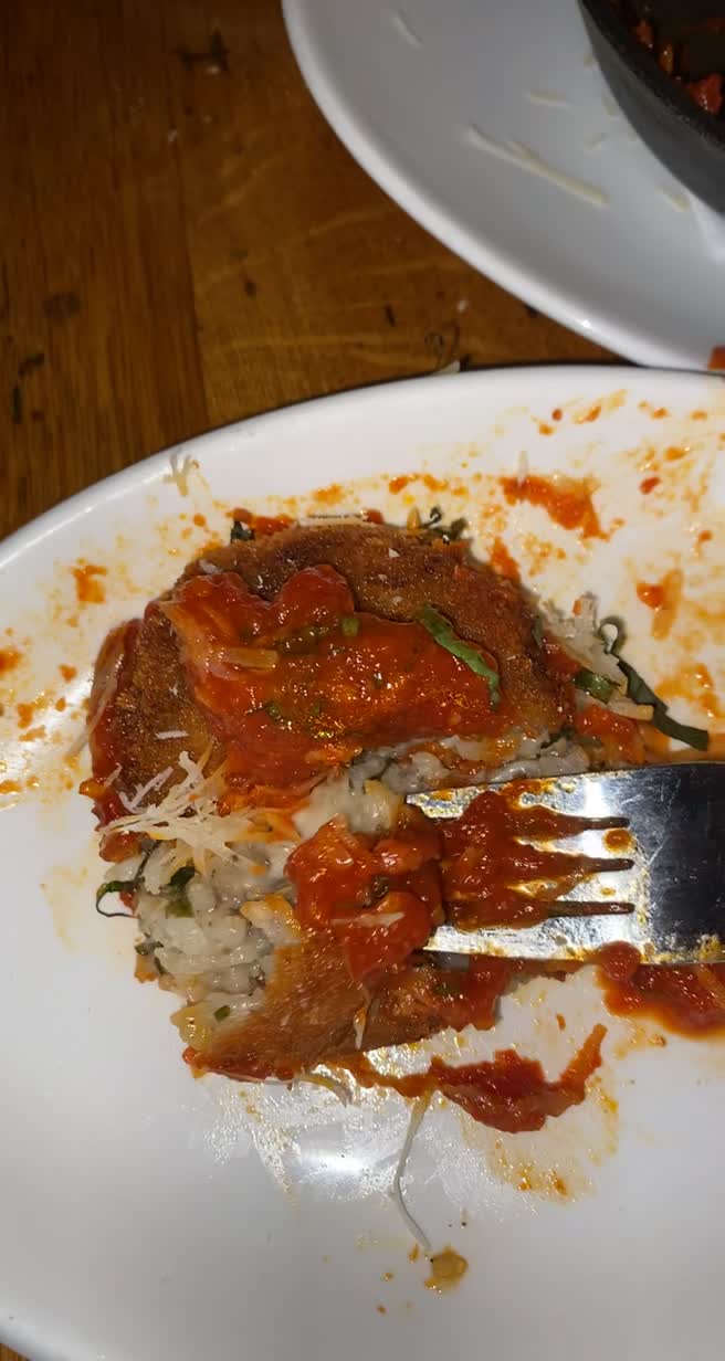 Video review of Pietro’s Coal Oven Pizzeria