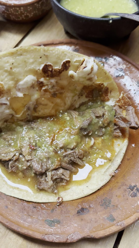 Birrieria ¡ Aquí Es Jalisco !
