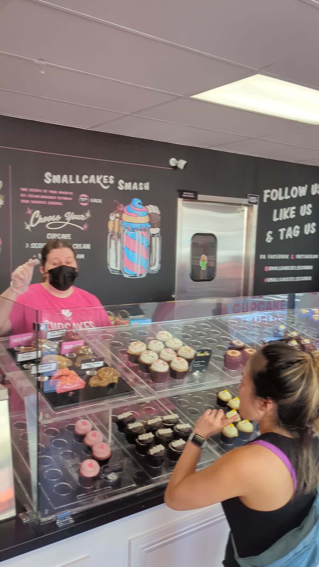 Smallcakes Cupcakery