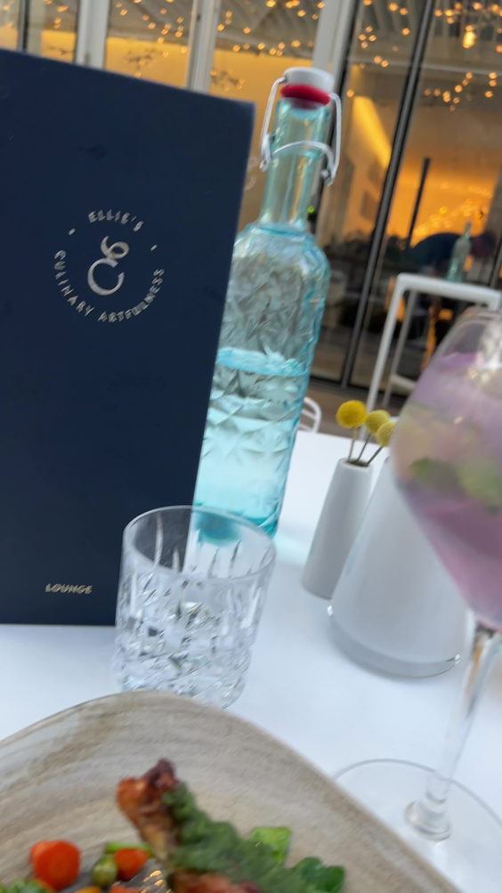 Ellie's Restaurant & Lounge
