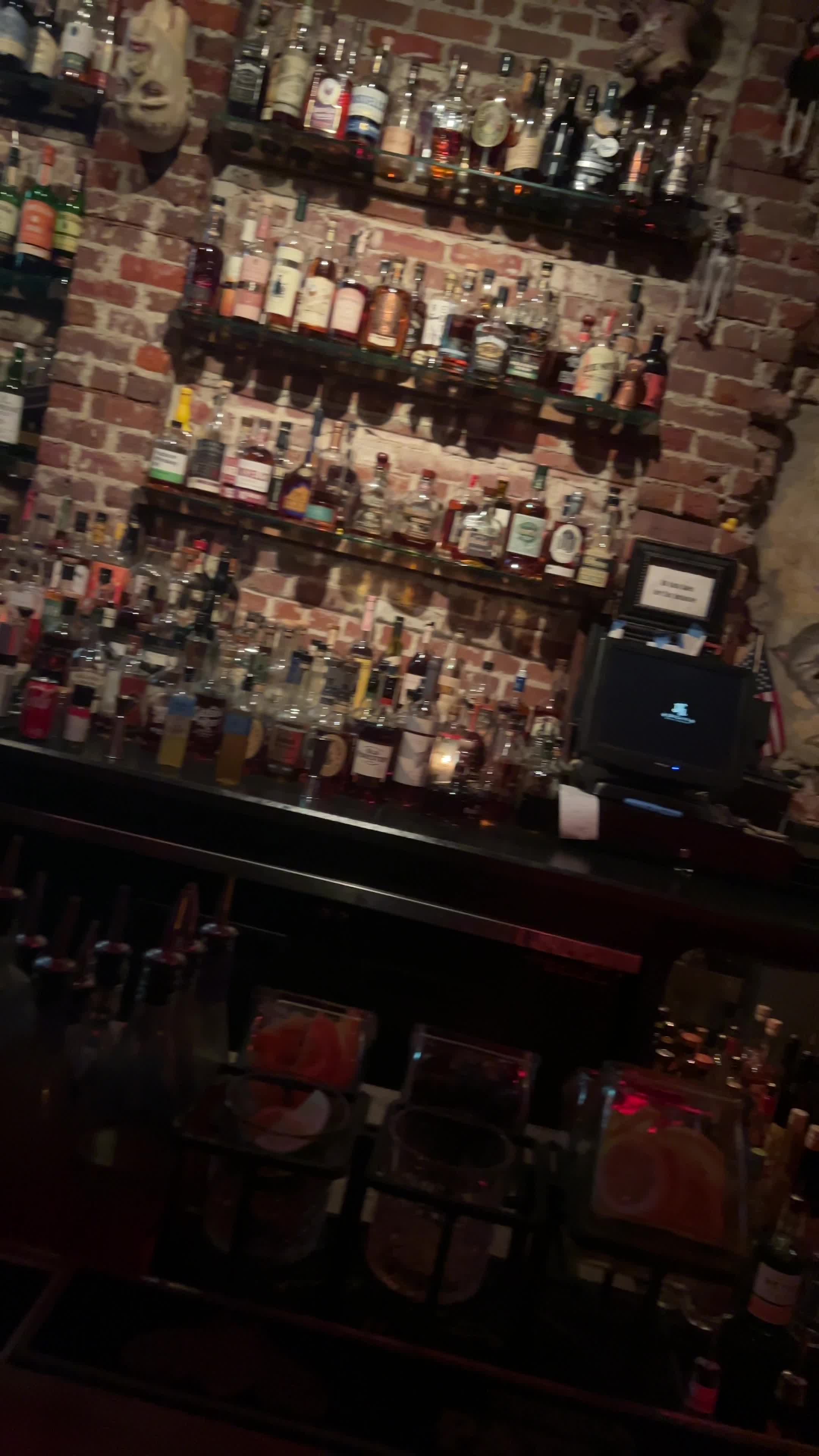 Video review of Dos Gatos