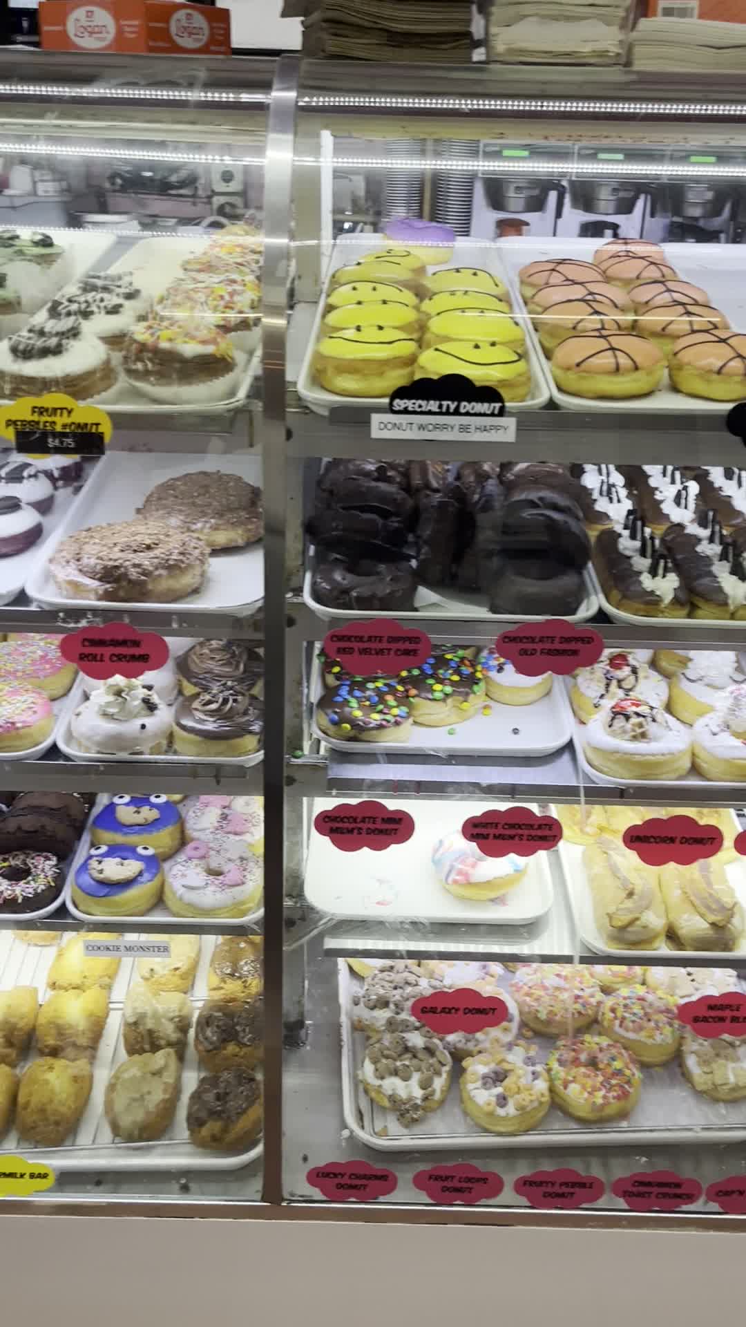 Video review of DK's Donuts & Bakery