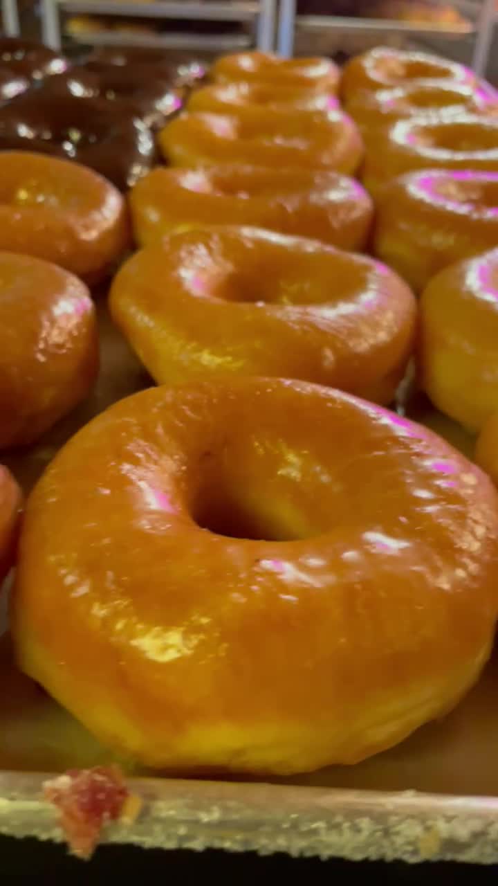 Video review of Bob's Donut & Pastry Shop