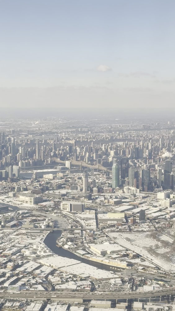 LaGuardia Airport (LGA)