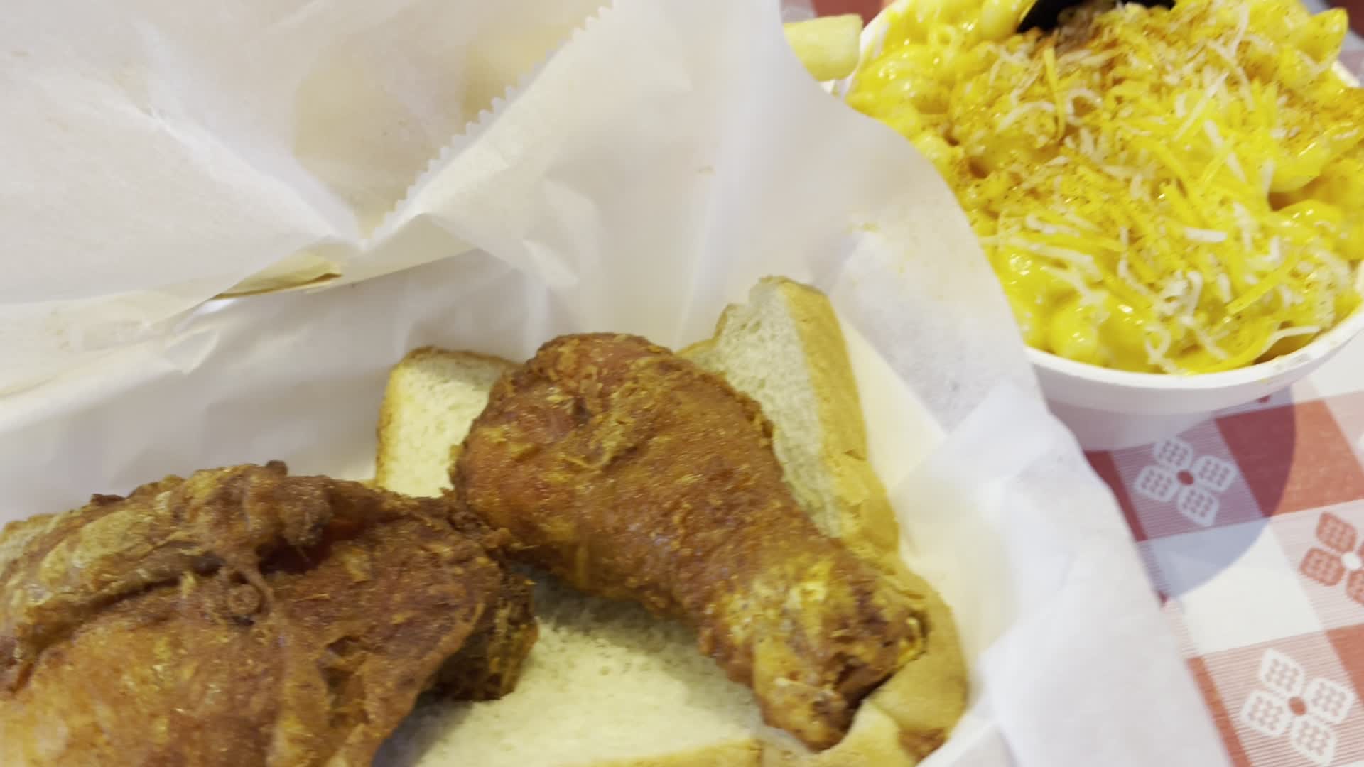 Video review of Gus's World Famous Fried Chicken