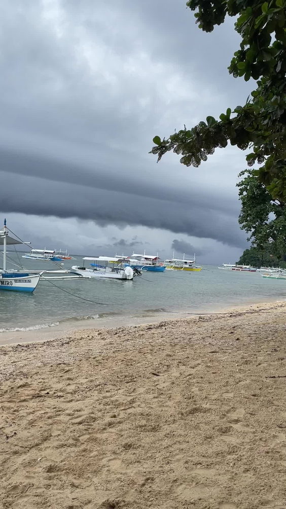 Easy Diving and Beach Resort