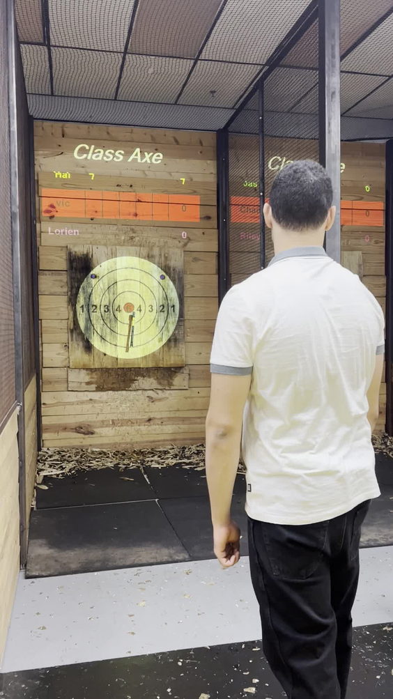Class Axe Throwing 