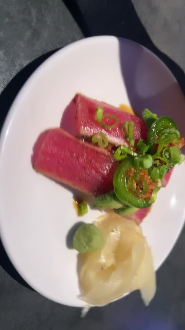 Momiji Sushi Bar & Restaurant