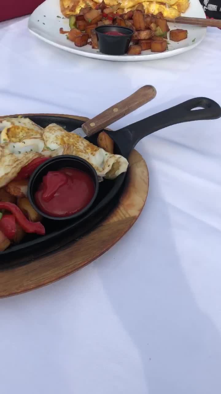 Dos Mexicuban Cantina