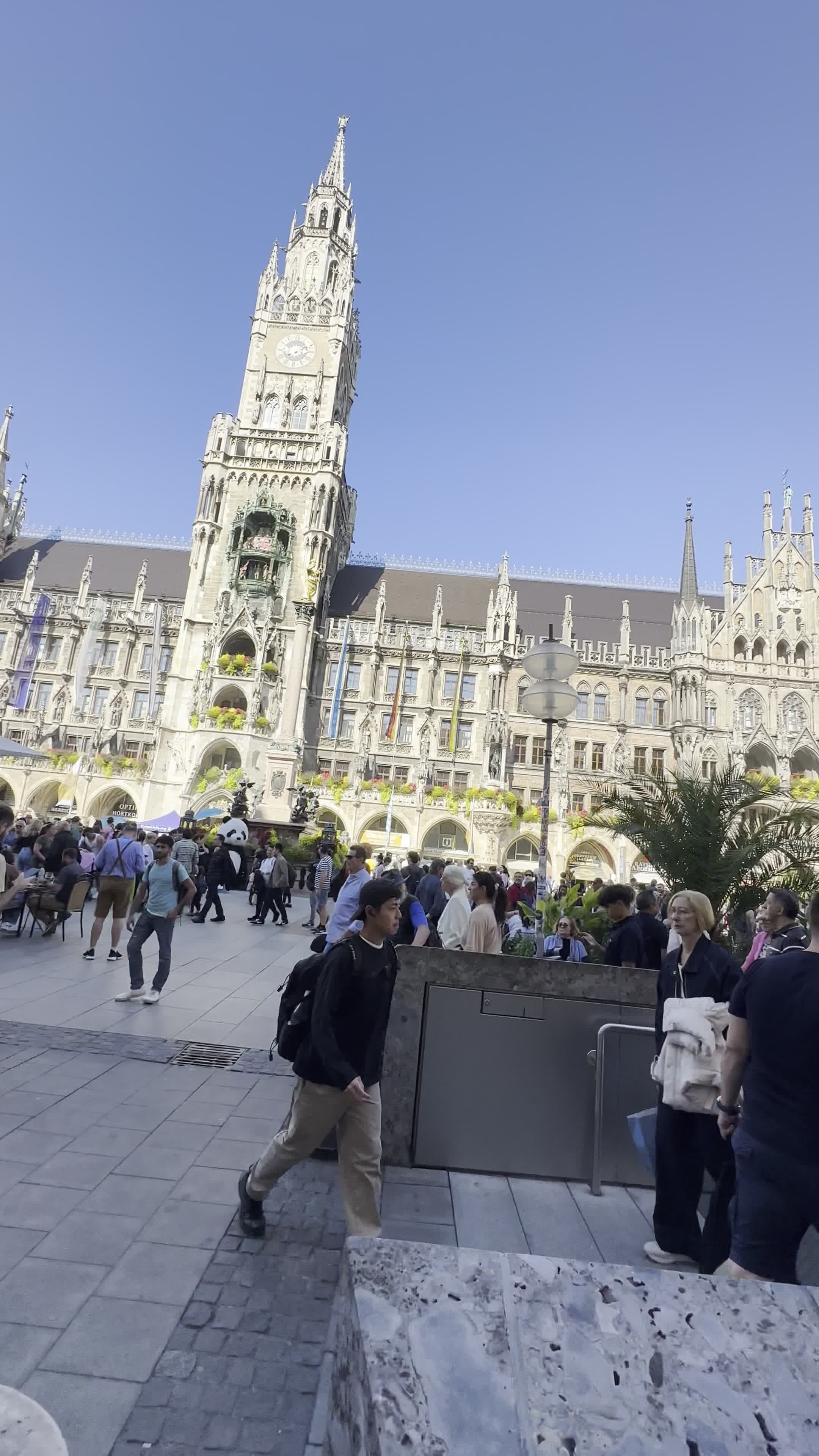Video review of Marienplatz