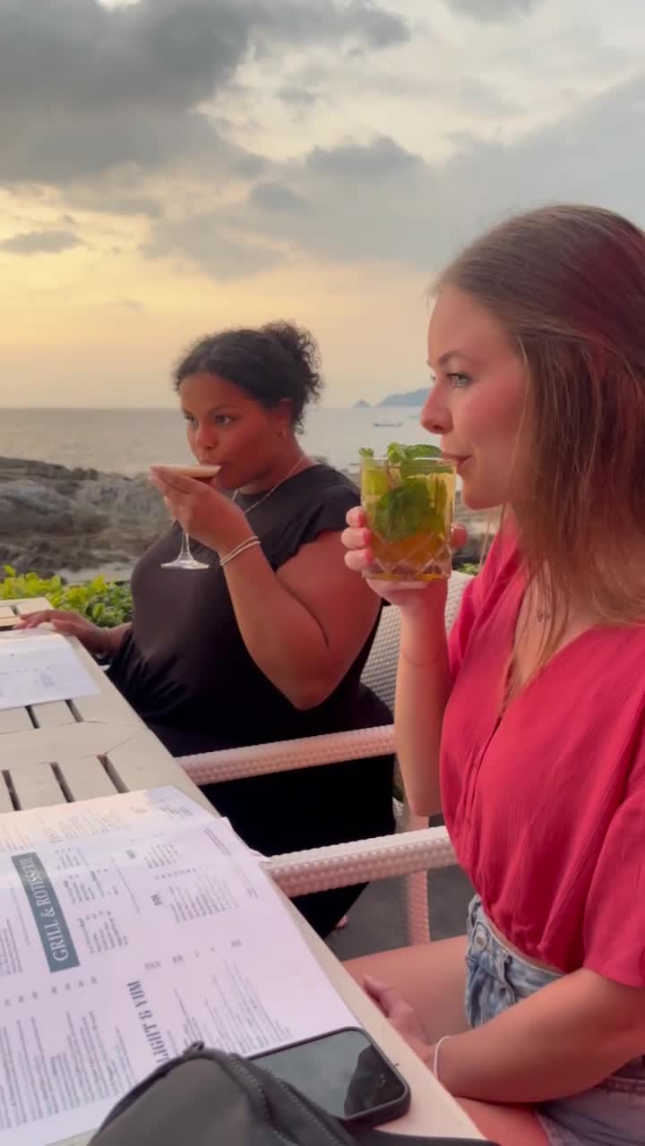 Sea Salt Lounge & Grill