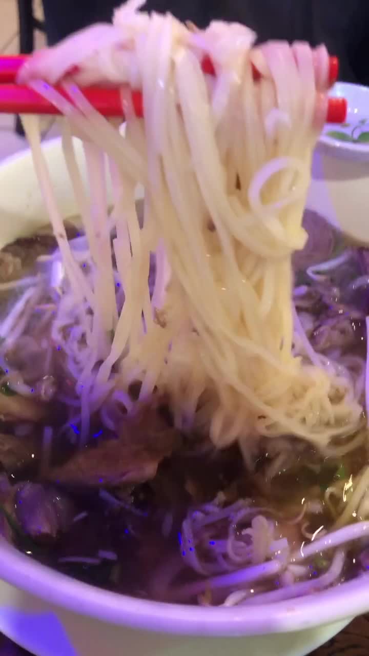 Video review of King Noodle House Pho Hoang Vietamese Noodle Soup Restaurant