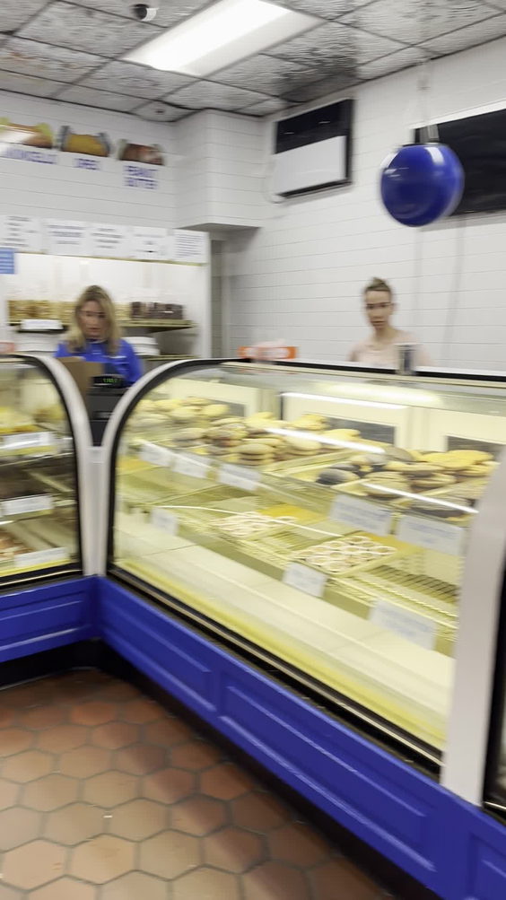 Mike's Pastry