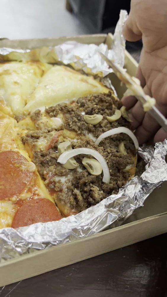 The Pizza Burger - Mandaluyong City