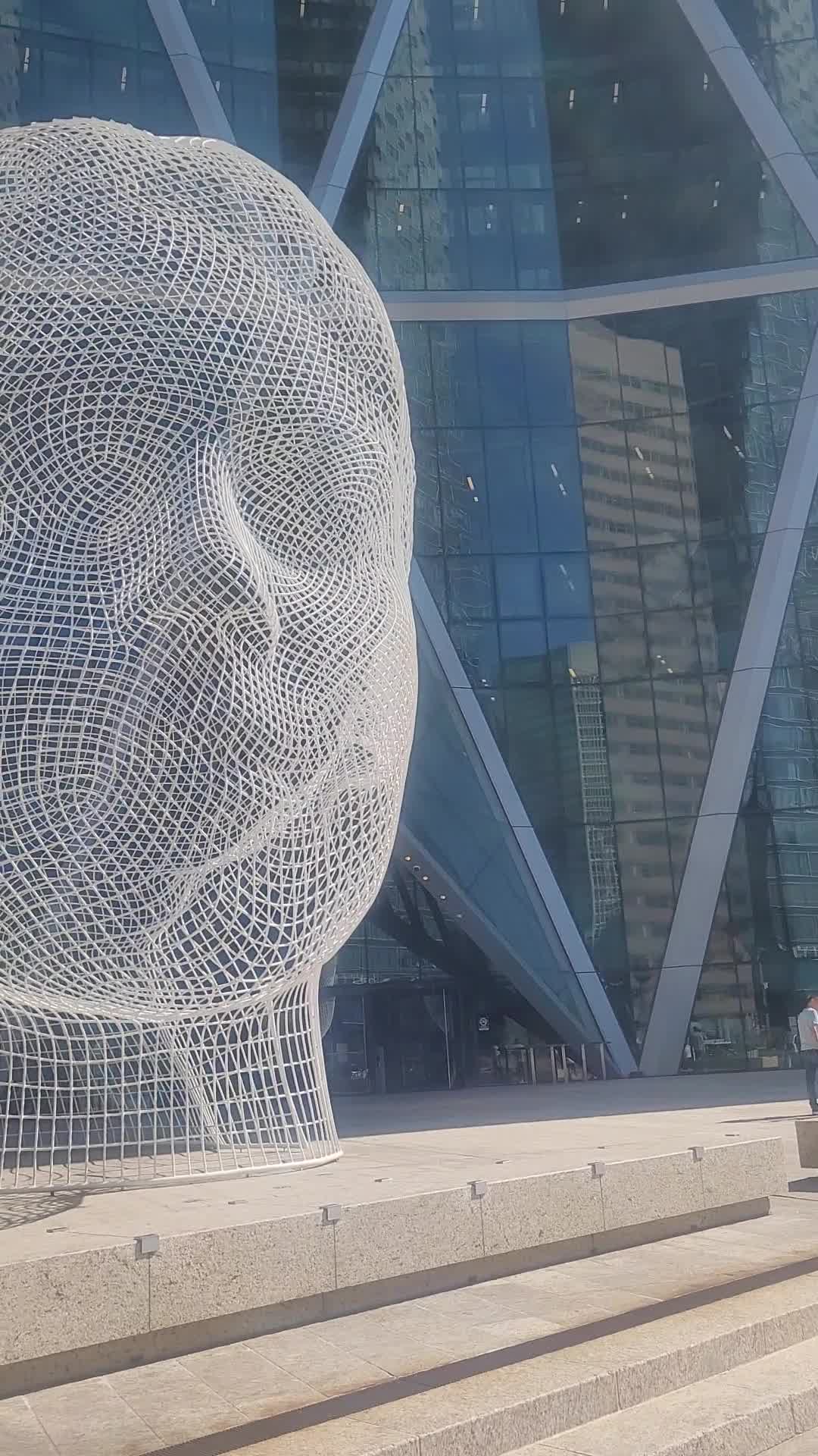 Wonderland sculpture