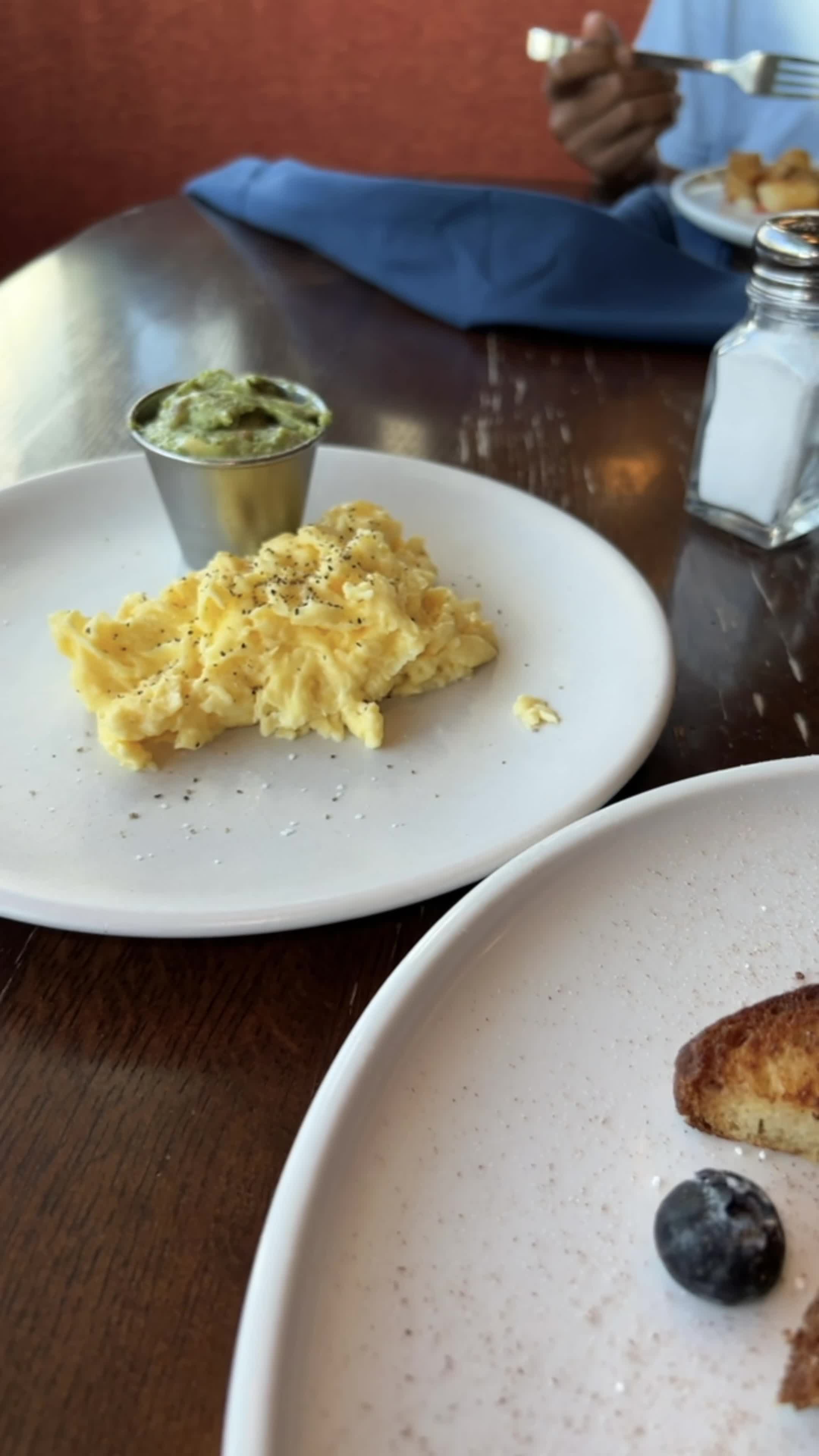 Video review of Lirica