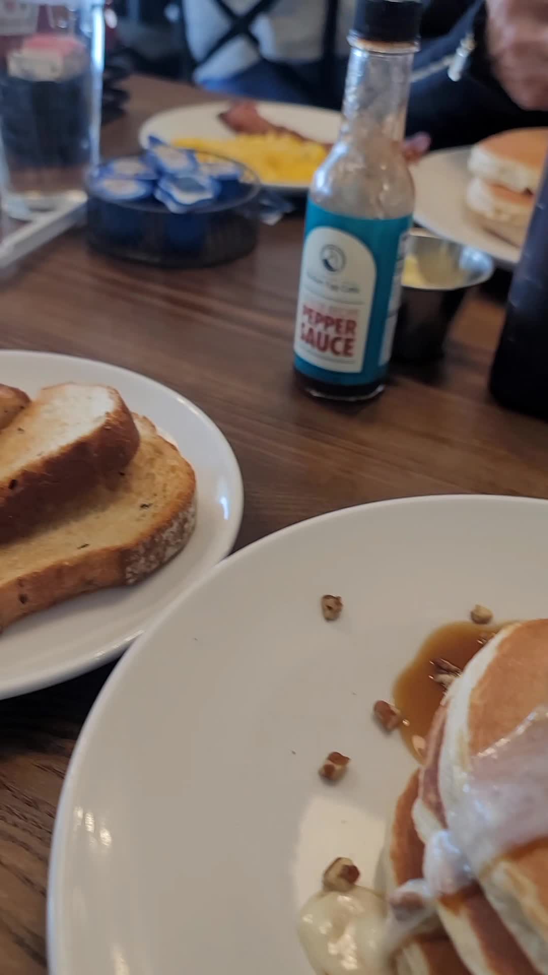 Another broken egg cafe