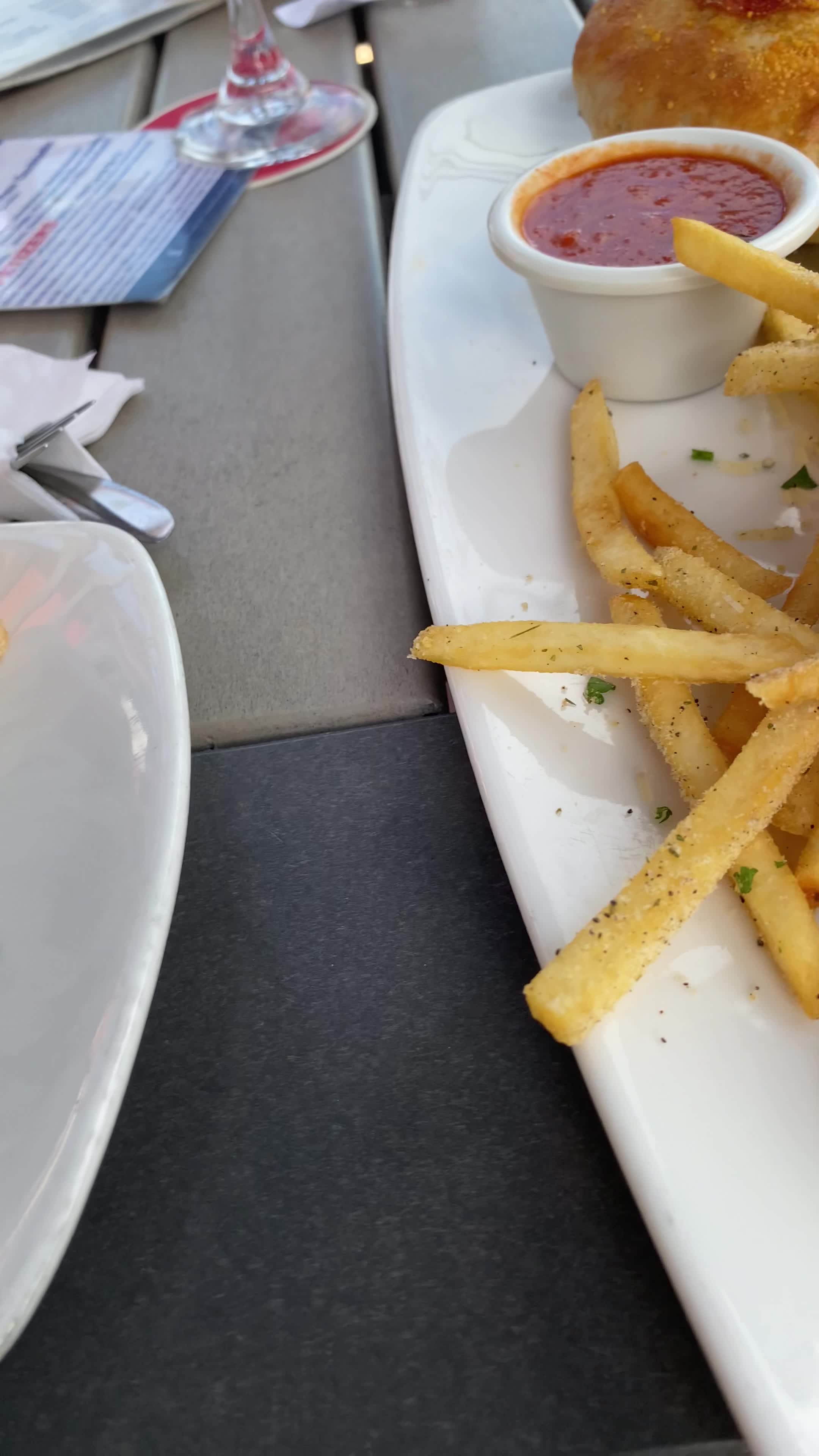 Boston's Restaurant & Sports Bar