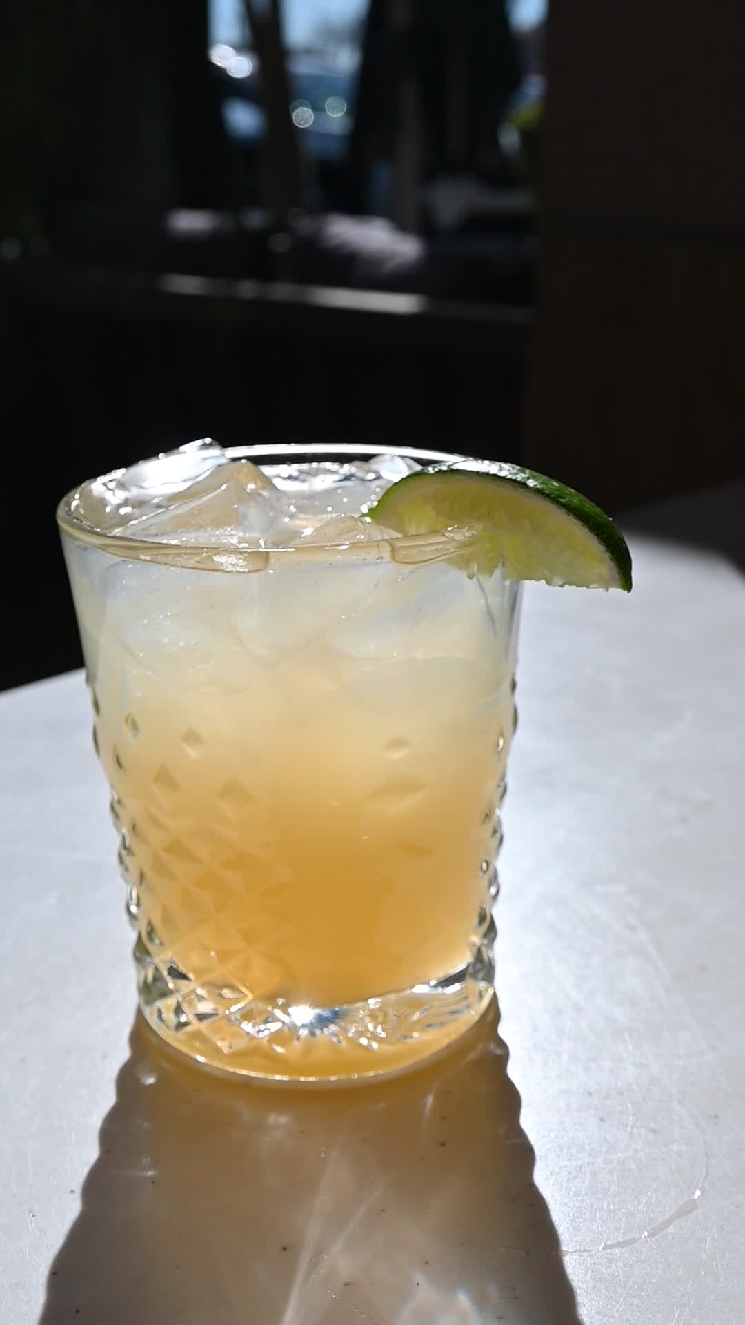 Video review of Isabel's Amor