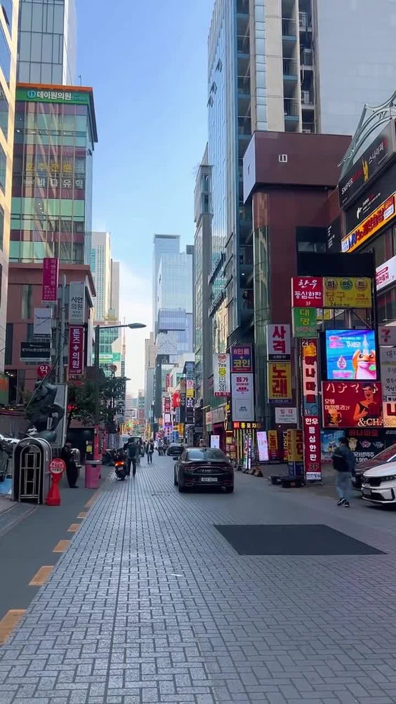 Shopping street