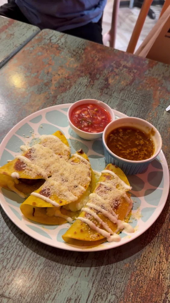 Chilis