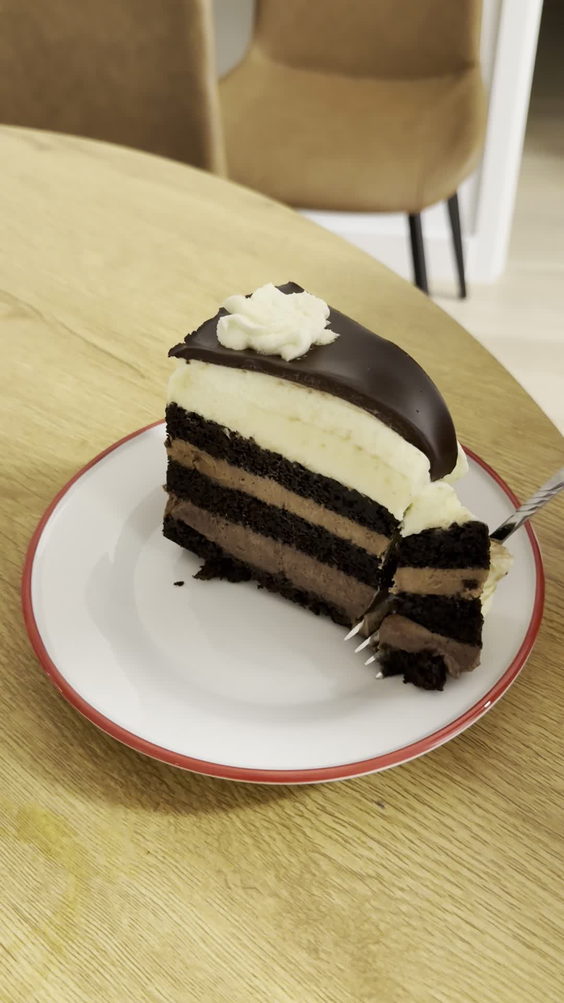 Maison De Gateaux