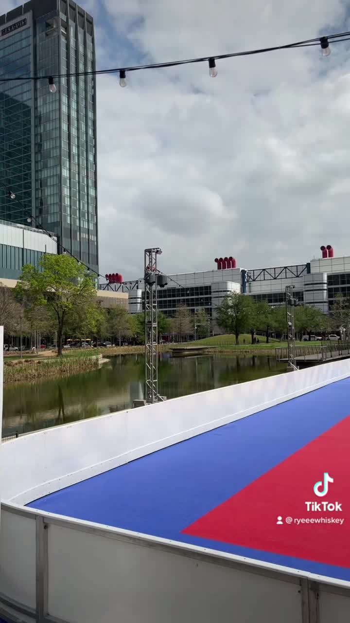 Video review of Discovery Green