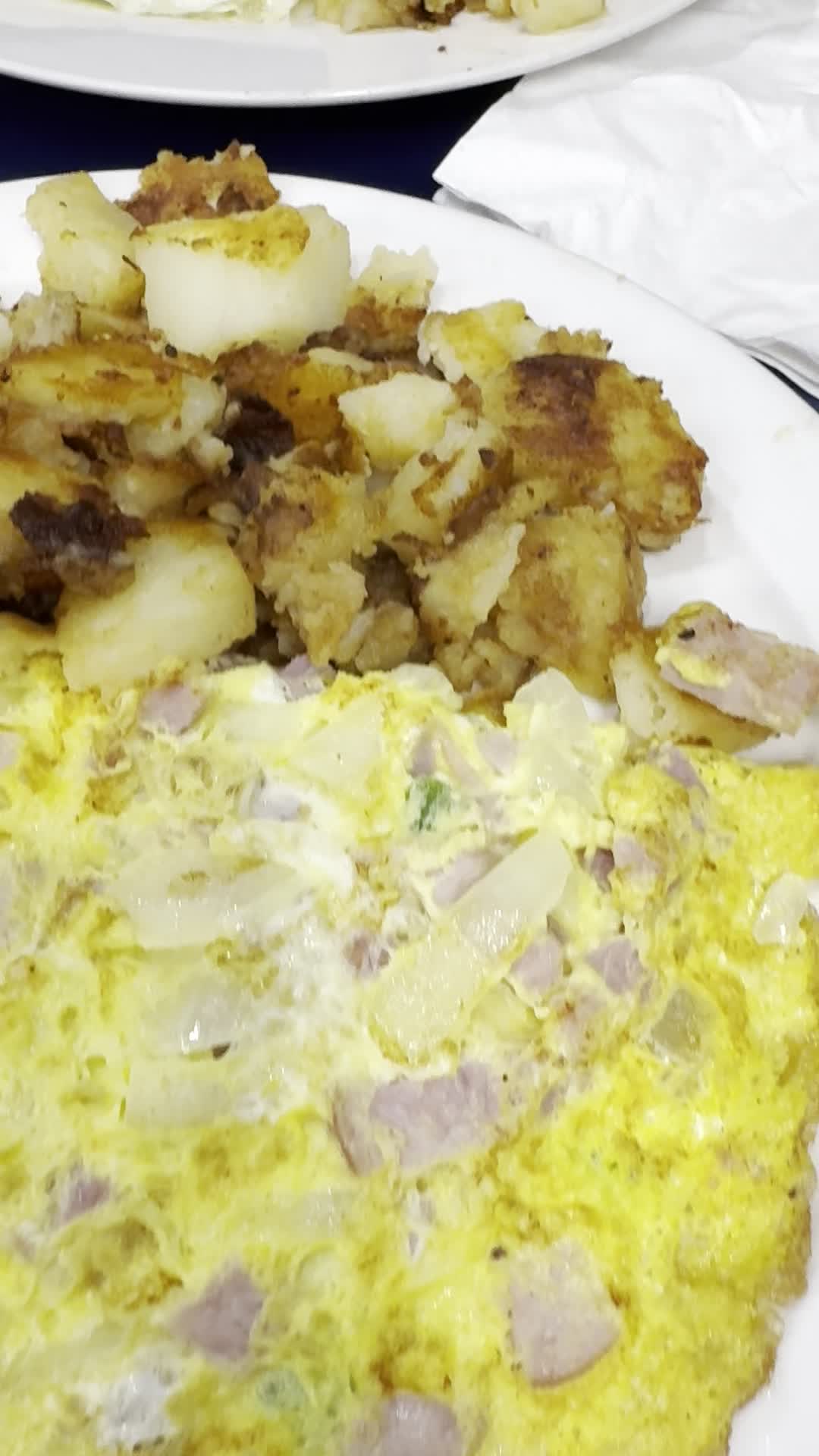 Video review of Three Coins Open Kitchen