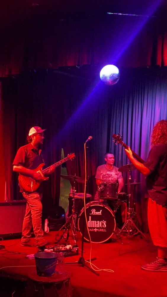 Dmac's Bar & Grill