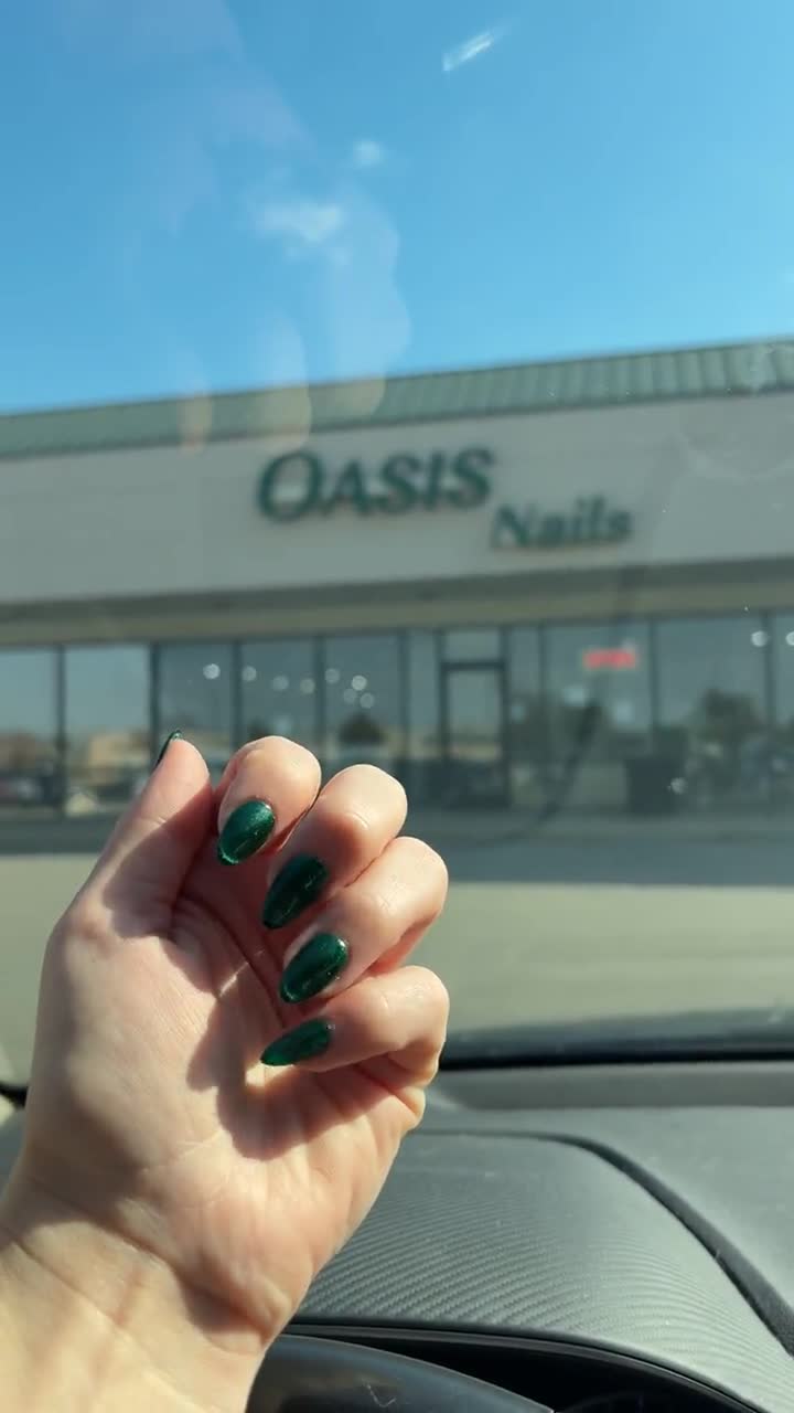 Oasis nails