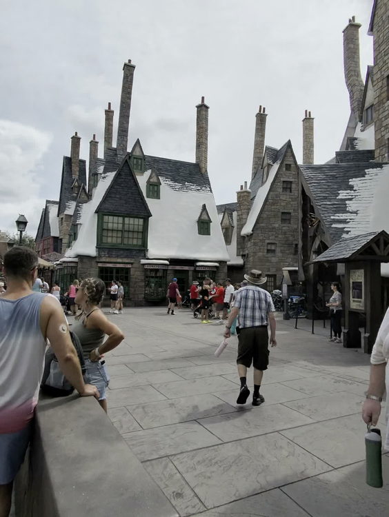 The Wizarding World of Harry Potter - Hogsmeade