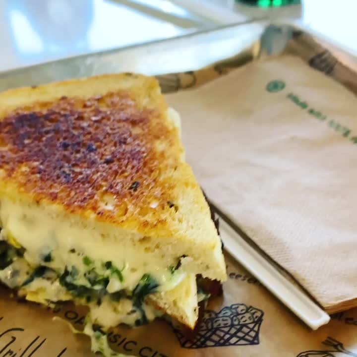 Video review of The Grilled Cheeserie