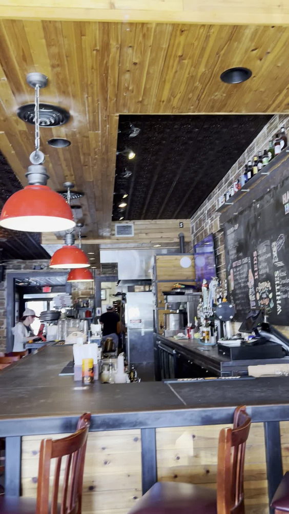 Main St Pizzeria & Beer Garden