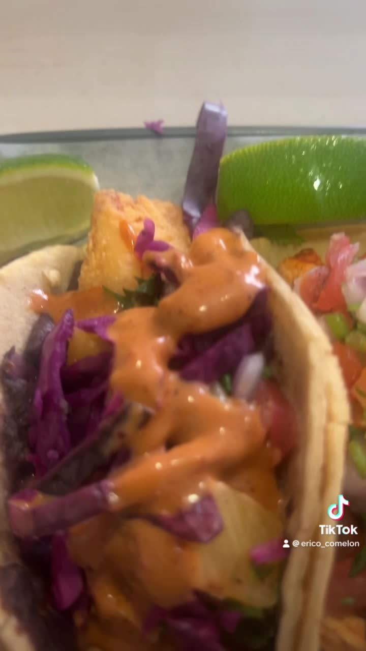 Video review of Hecho en Oak Park