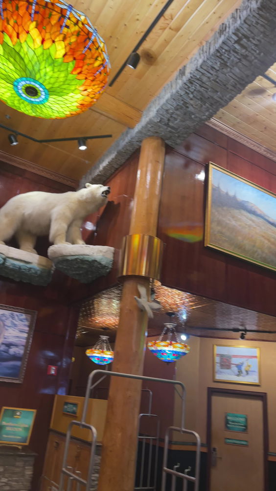 Pike's Waterfront Lodge