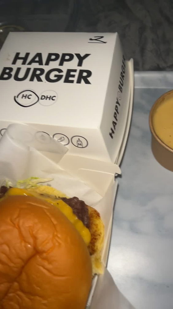 Happy Burger