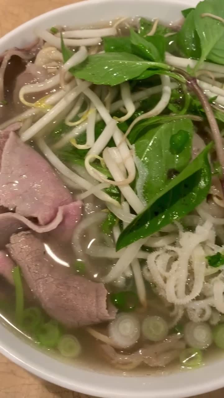 Video review of Pho Pasteur