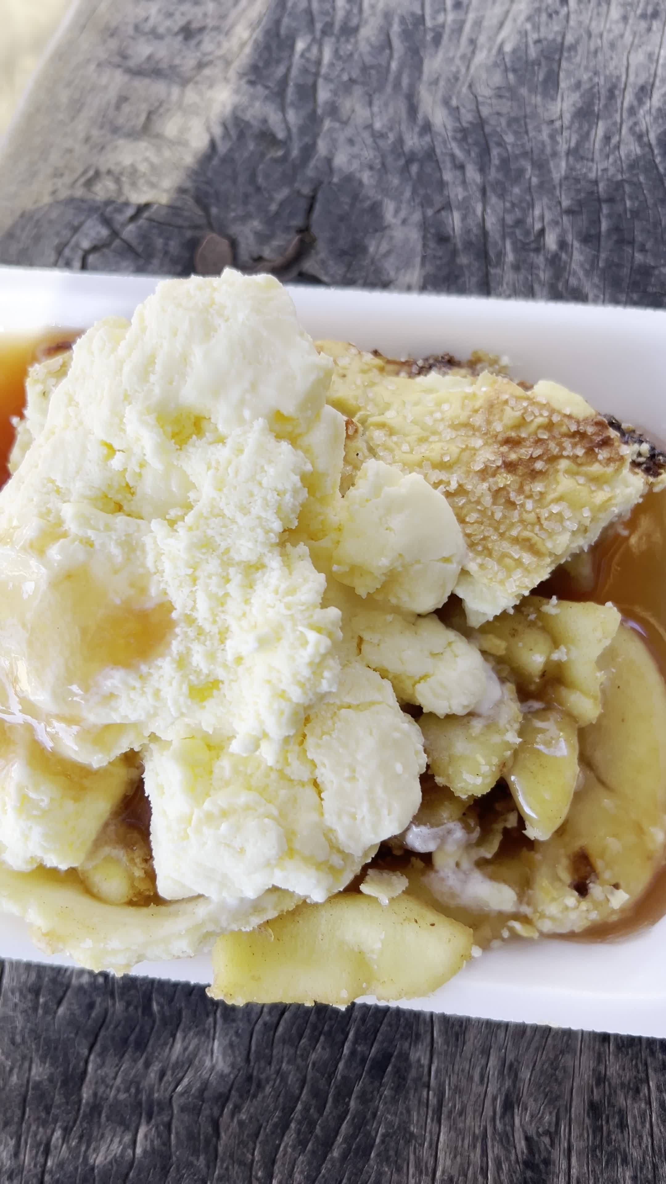 Video review of Apple Annie's Bakery and Restaurant