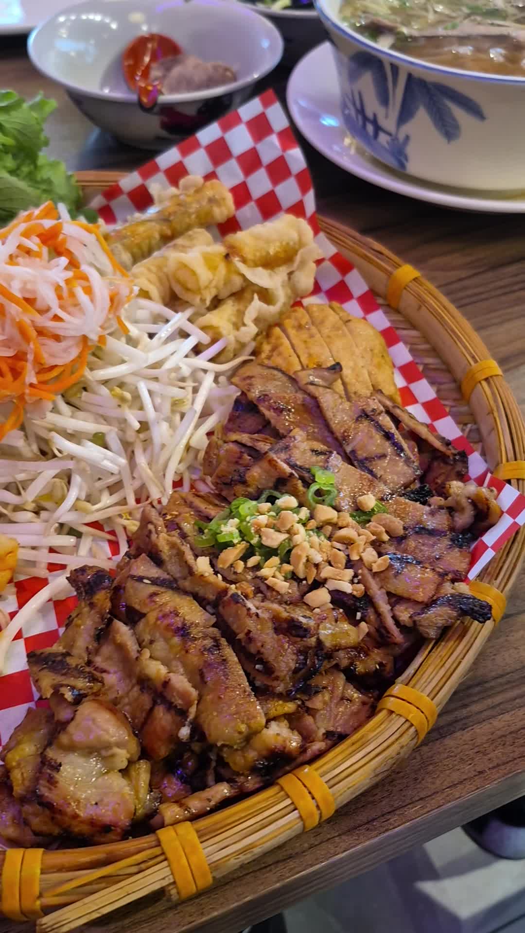 ?n Ngon - Vietnamese Cuisine