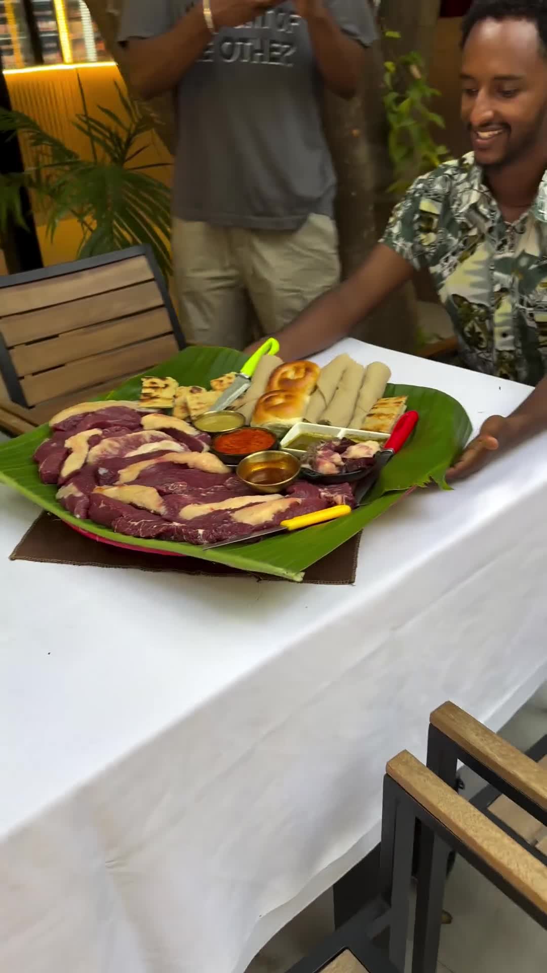 DA-Henry Bar & Restaurant