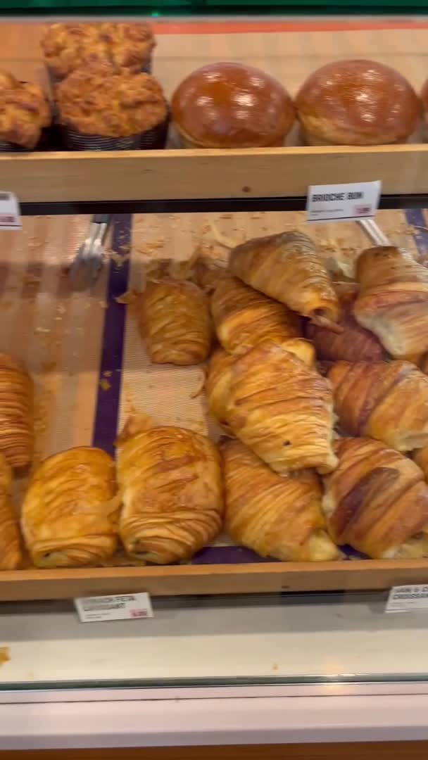 Video review of La Boulangerie & Co Wilson