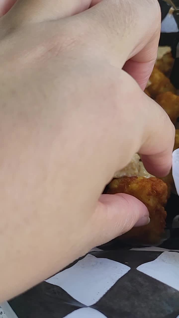 Hammerheads Bar & Grill