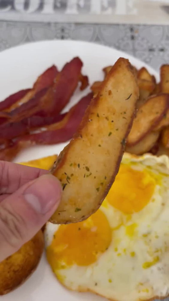 Boom Breakfast & Co.