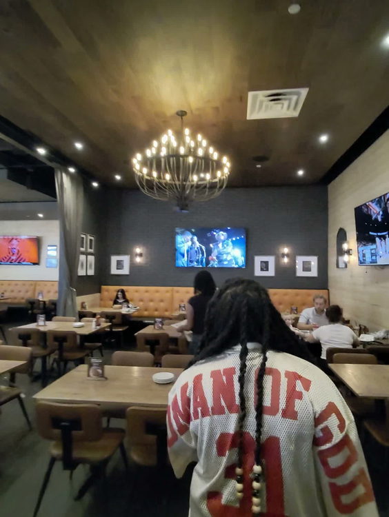 HOBNOB Neighborhood Tavern