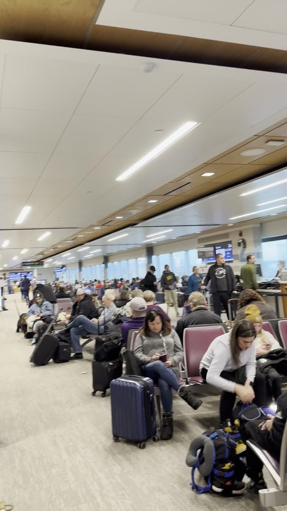 Thunder Bay International Airport (YQT)