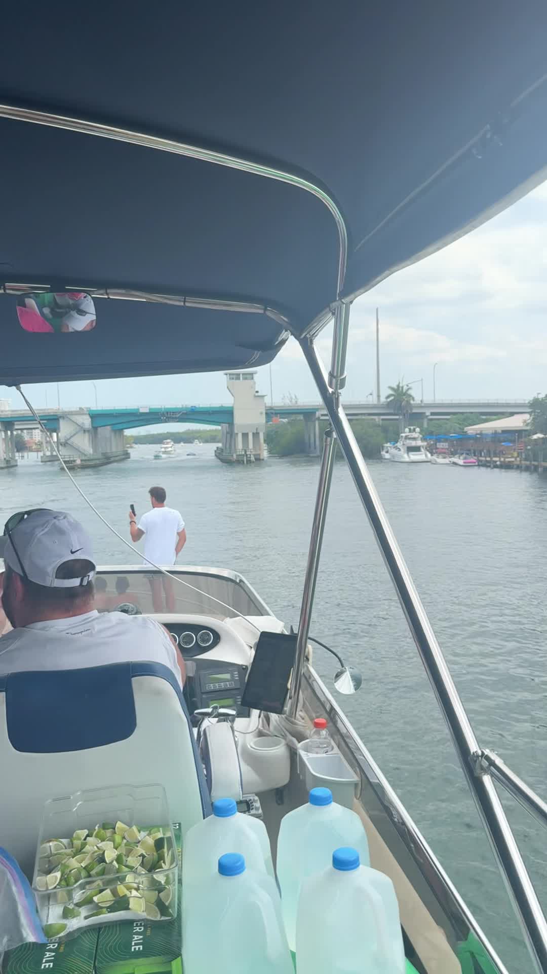 Boat Cruiser - Miami Boat & Yacht Rentals