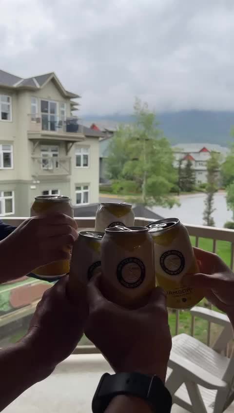 Rundle Mountain Lodge