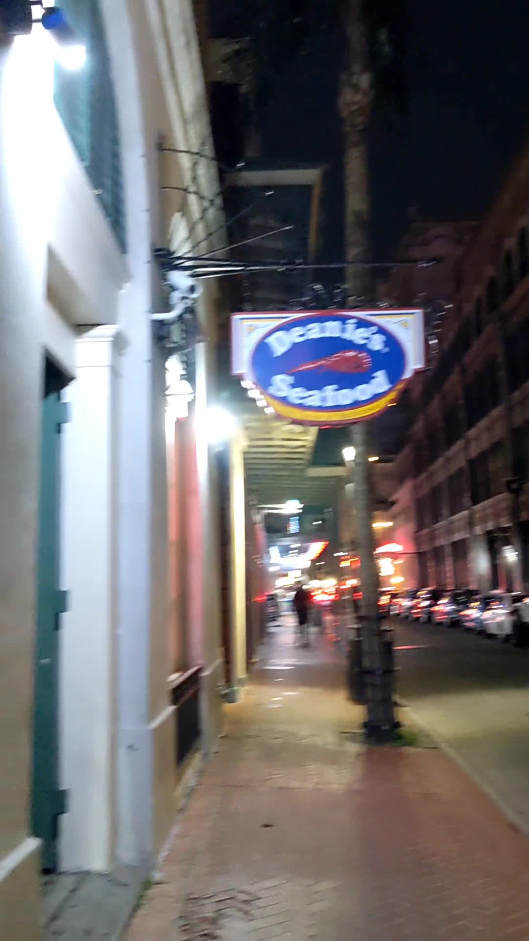 Video review of Deanie's Seafood Restaurant in the French Quarter