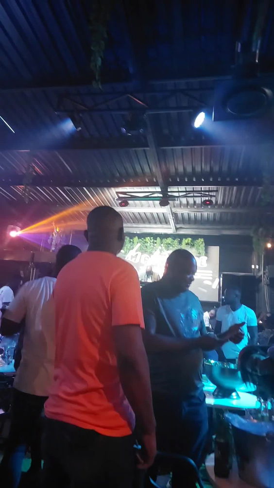 Cayotes lounge