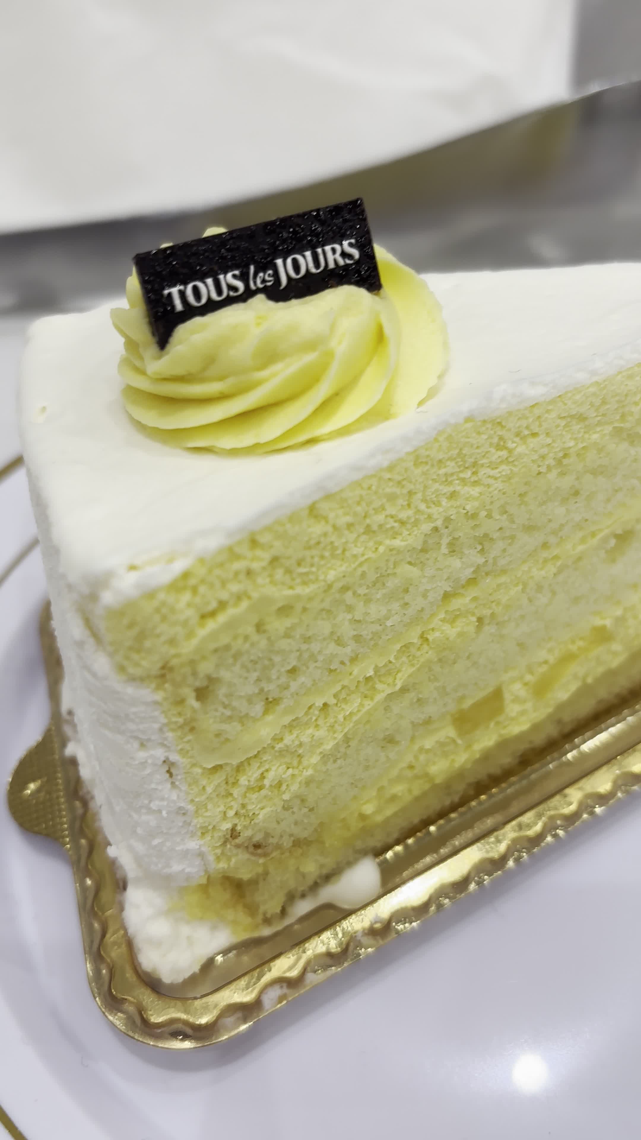 Video review of Tous les Jours